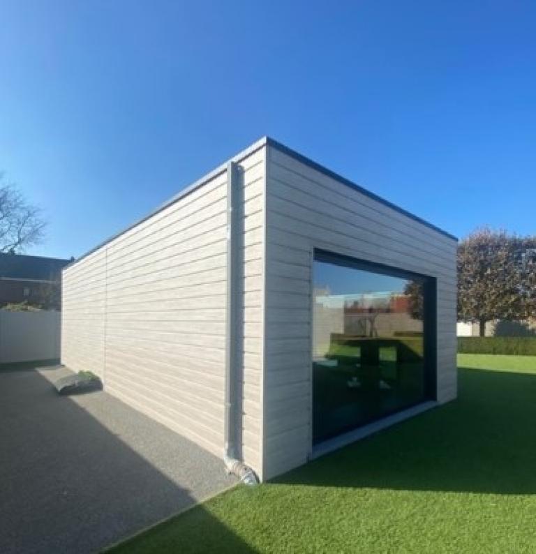 poolhouse